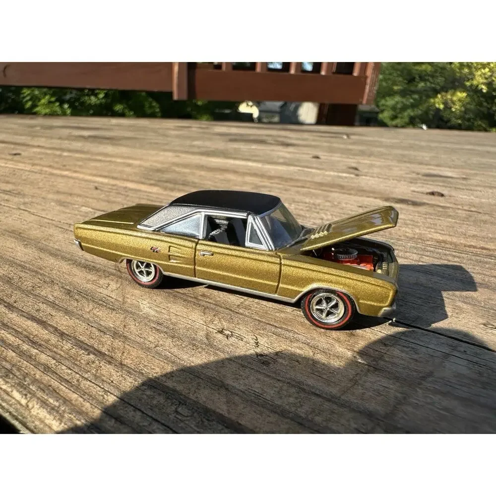 LOOSE Greenlight 1:64 MCG S&C S2 1967 Dodge HEMI Coronet R/T